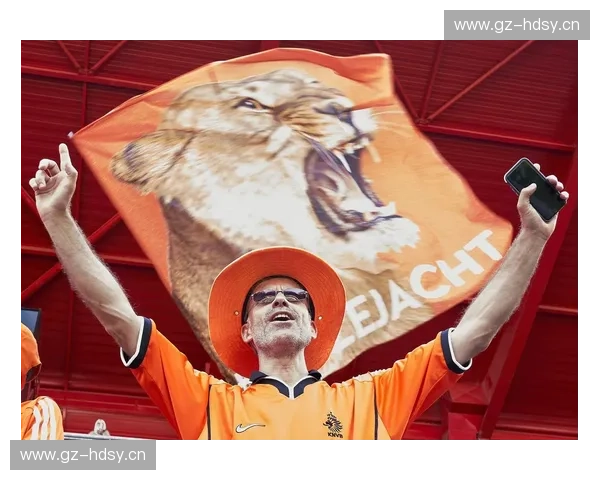 荷兰足球队再度崛起描绘橙衣军团在世界足坛的辉煌与挑战